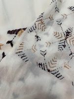 The Amritsar Store Phulkari Hand-Embroidered Cream Stole with geometric Pattern - The Amritsar Store