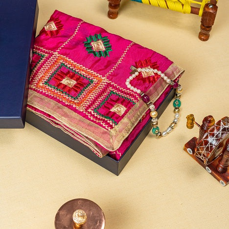 Mesmerizing Handmade Phulkari Dupatta with Pattern Design and With Four Side Tissue Work Size 1.05 Mtr x 2.20 Mtr By The Amritsar Store - The Amritsar Store