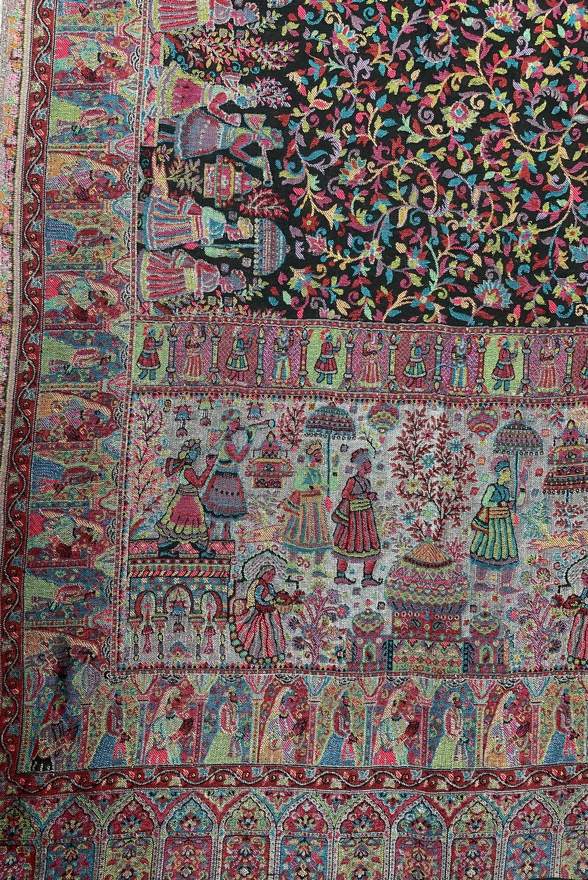 “The Amritsar Store Heritage Kani Stole – Vibrant Mughal-Inspired Story Weave (Women)”