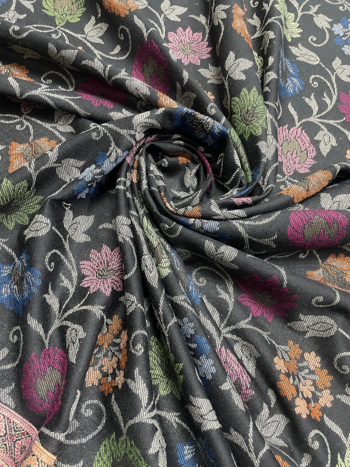 The Amritsar Store Black Shawl with Sozni Style Floral Jaal – Handcrafted Traditional Kashmiri Wool Wrap
