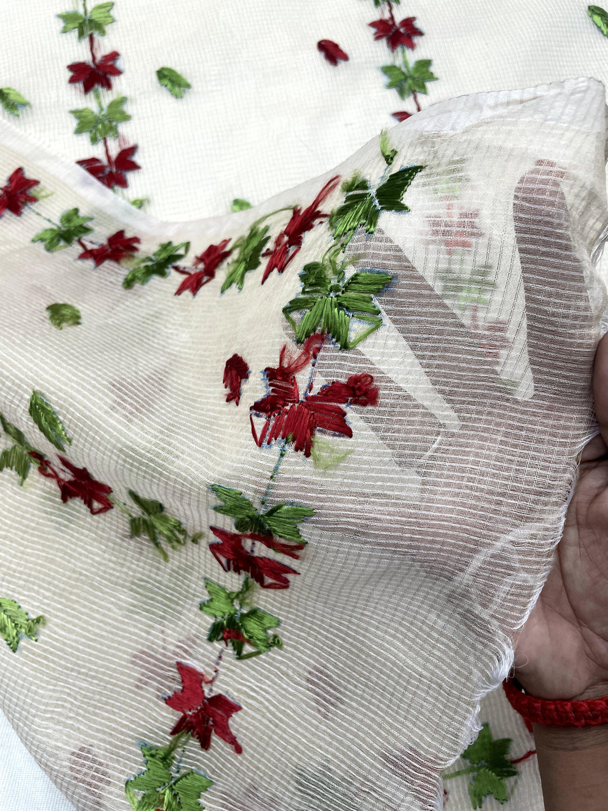 Phulkari Dupatta – Hand Embroidered Off White Floral Dupatta | The Amritsar Store - The Amritsar Store