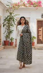 The Amritsar Store Phulkari Dupatta with Geometric Embroidery
