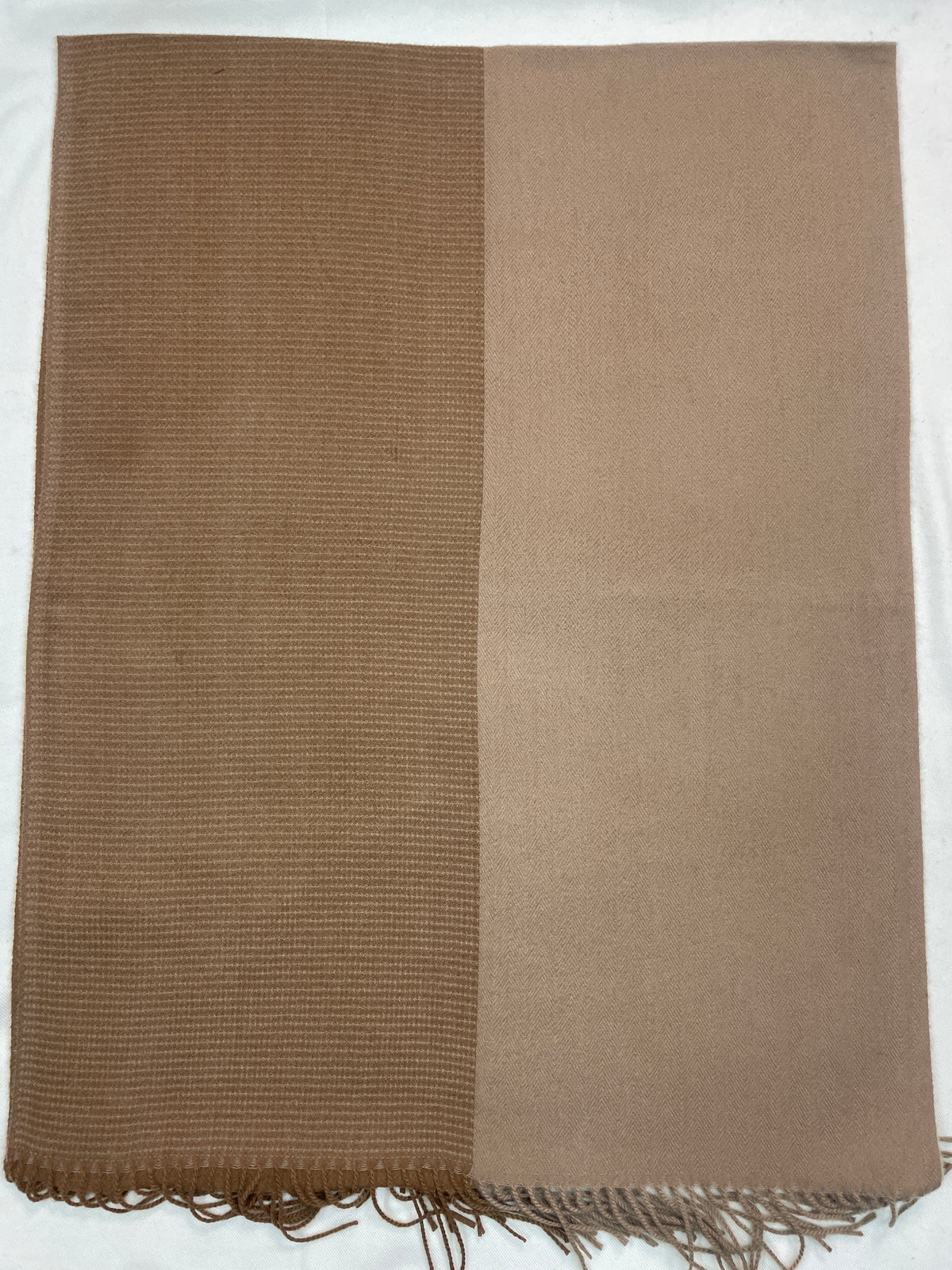 Elegant Camel Brown Two-Tone Winter Scarf – Soft Cozy Wrap with Fringed Edges