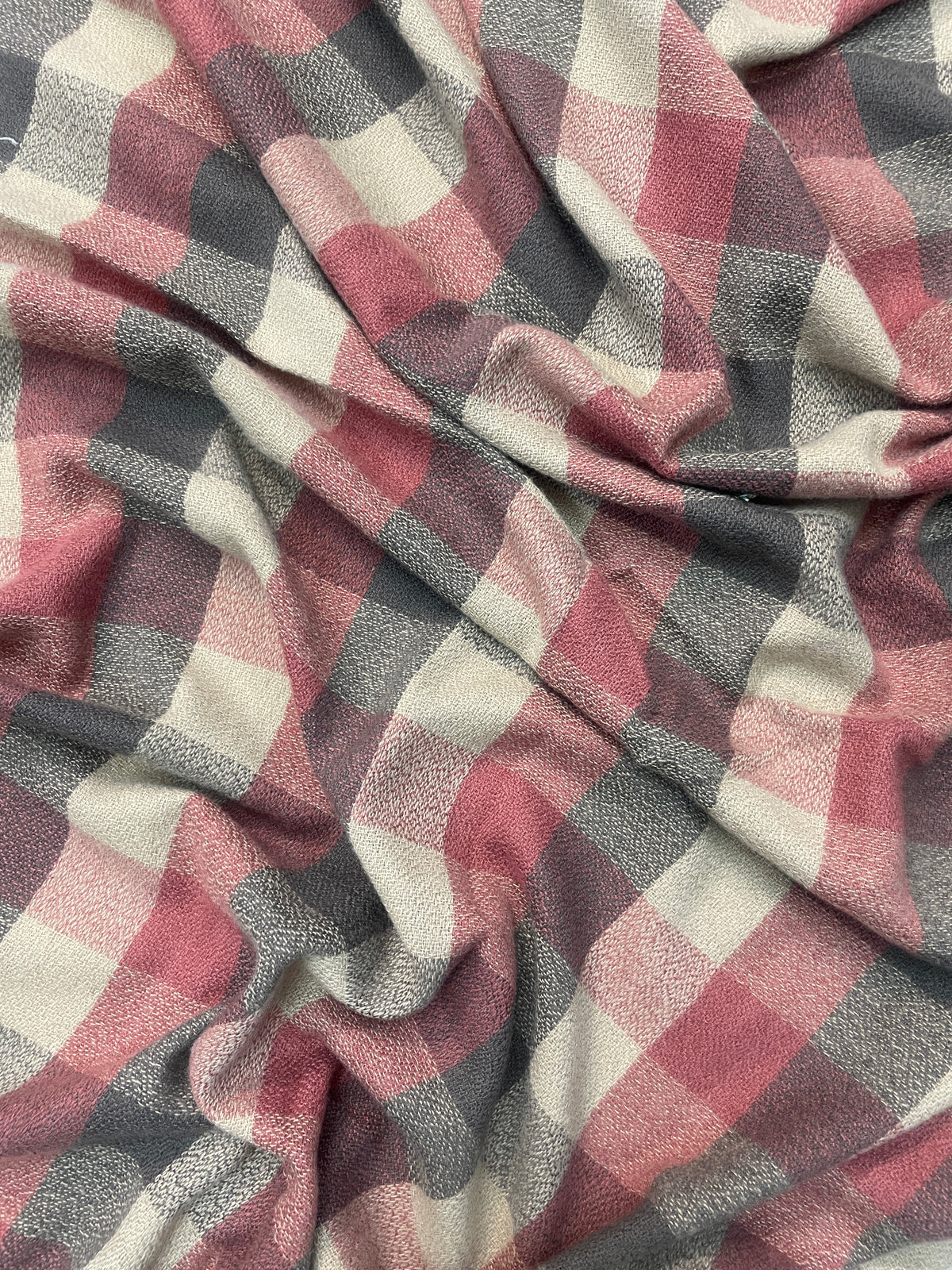 Classic Red & Beige Checkered Scarf – Soft Winter Wrap