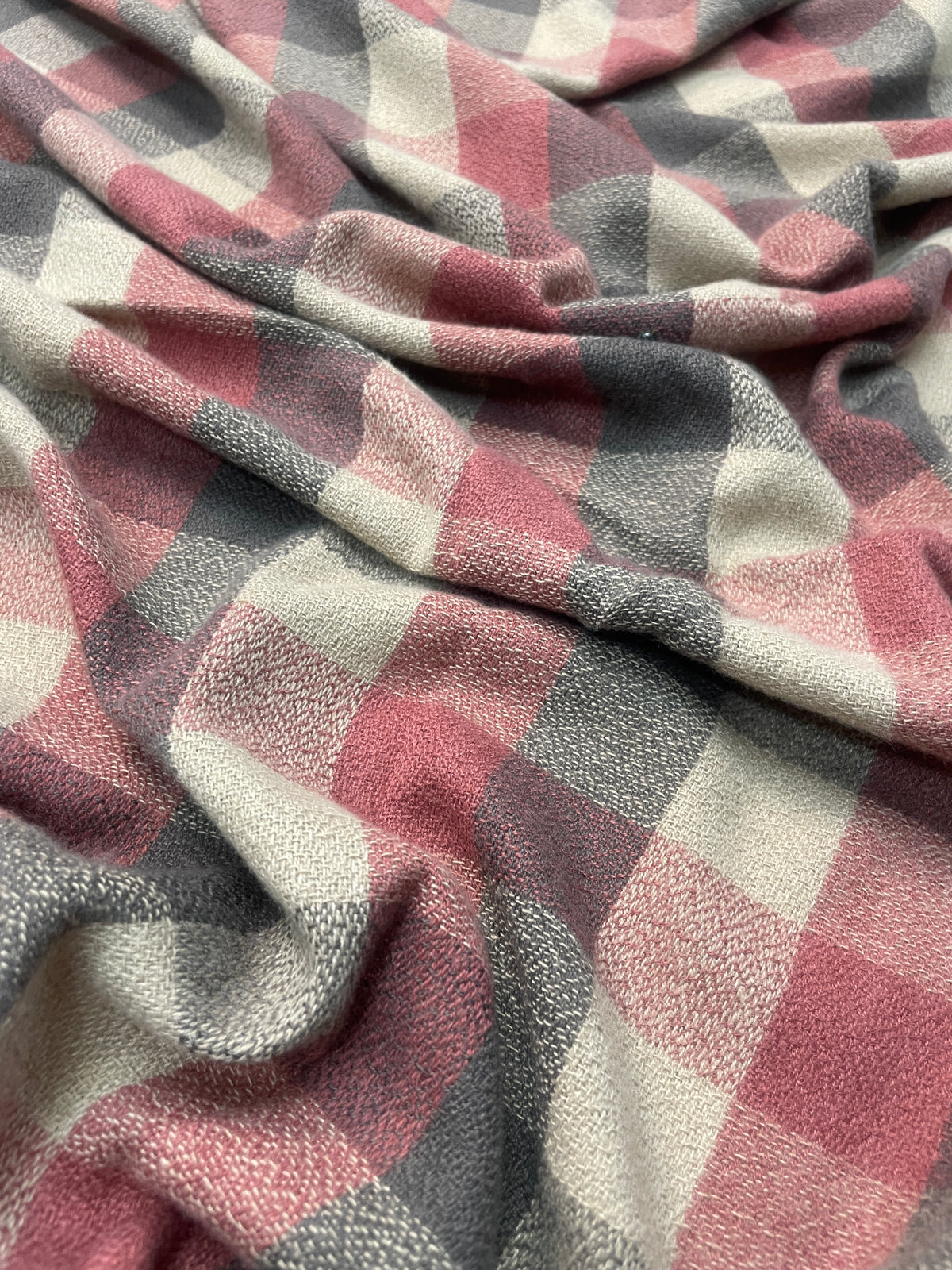 Classic Red & Beige Checkered Scarf – Soft Winter Wrap