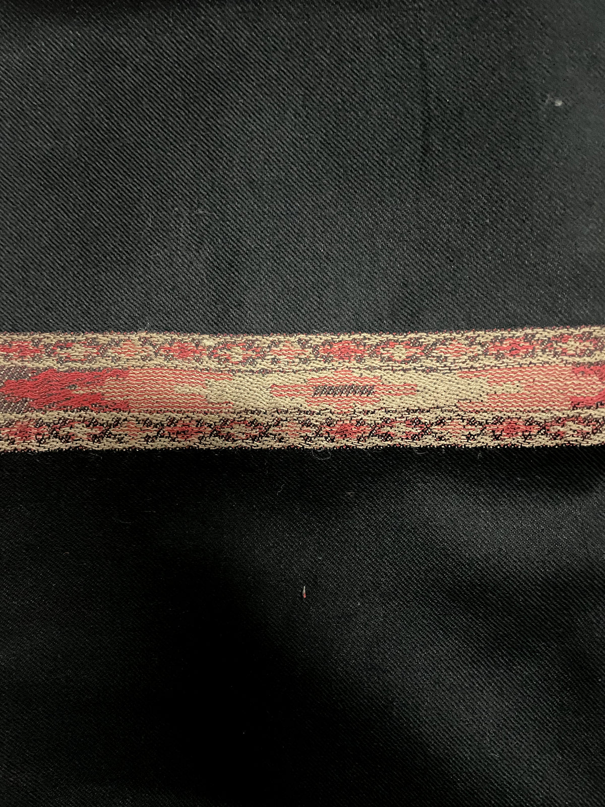 Himalayan Kullu Shawl, Four Side Border, Soft Wool Scarf, Large Wrap, Meditation Shawl, Over Sized Blanket, Light Weight & Warm Shawl. Unisex - The Amritsar Store