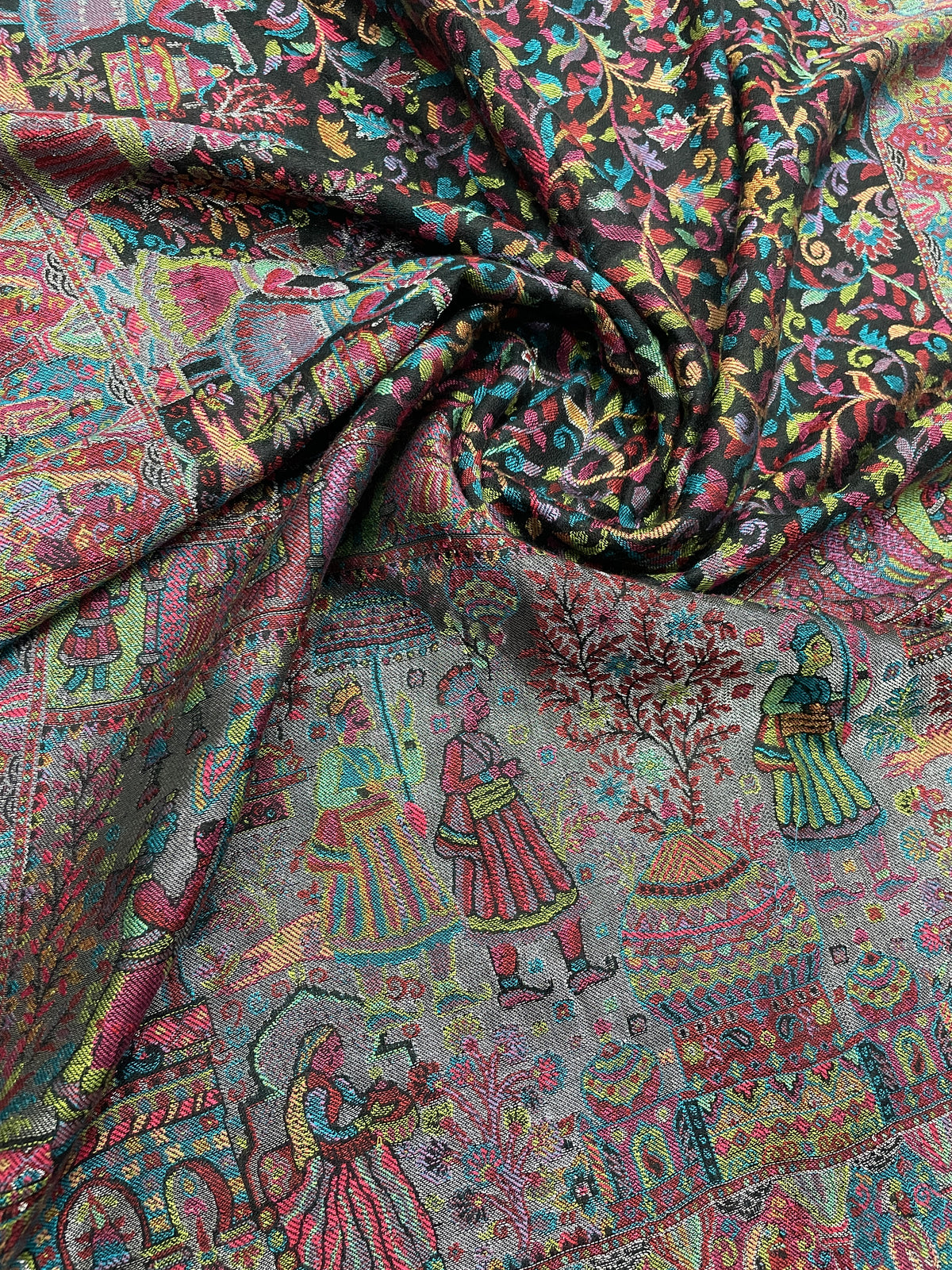 “The Amritsar Store Heritage Kani Stole – Vibrant Mughal-Inspired Story Weave (Women)”