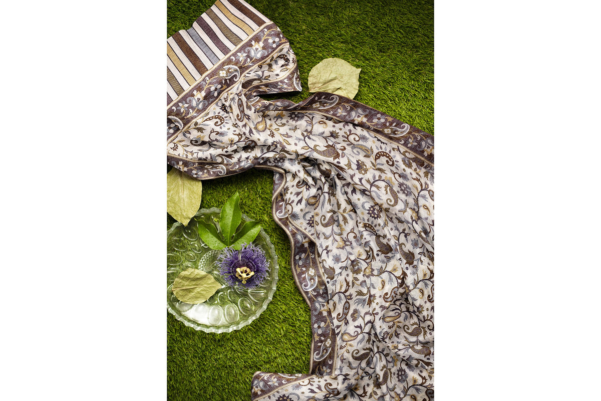 Elegant Off-White Stole with Floral Accents