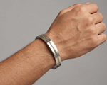 Stainless Steel Kada with Thin Brass Line – 10 MM Thick