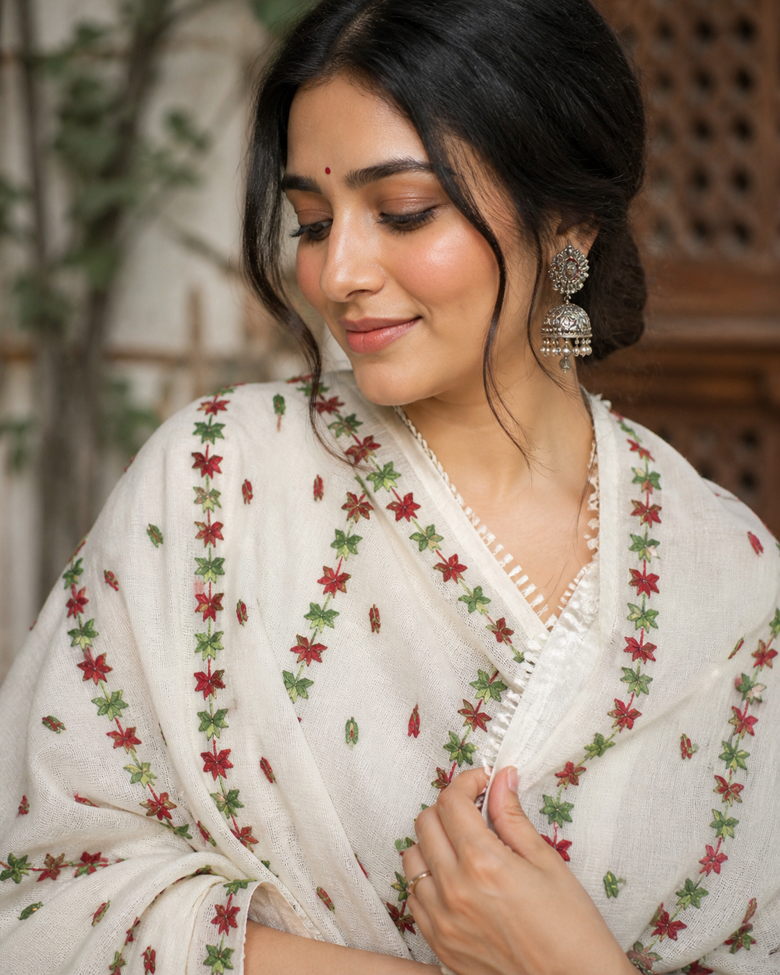 Hand embroidered off white Kota Doria phulkari dupatta for women featuring delicate floral embroidery, lightweight ethnic wrap for traditional and festive wear.