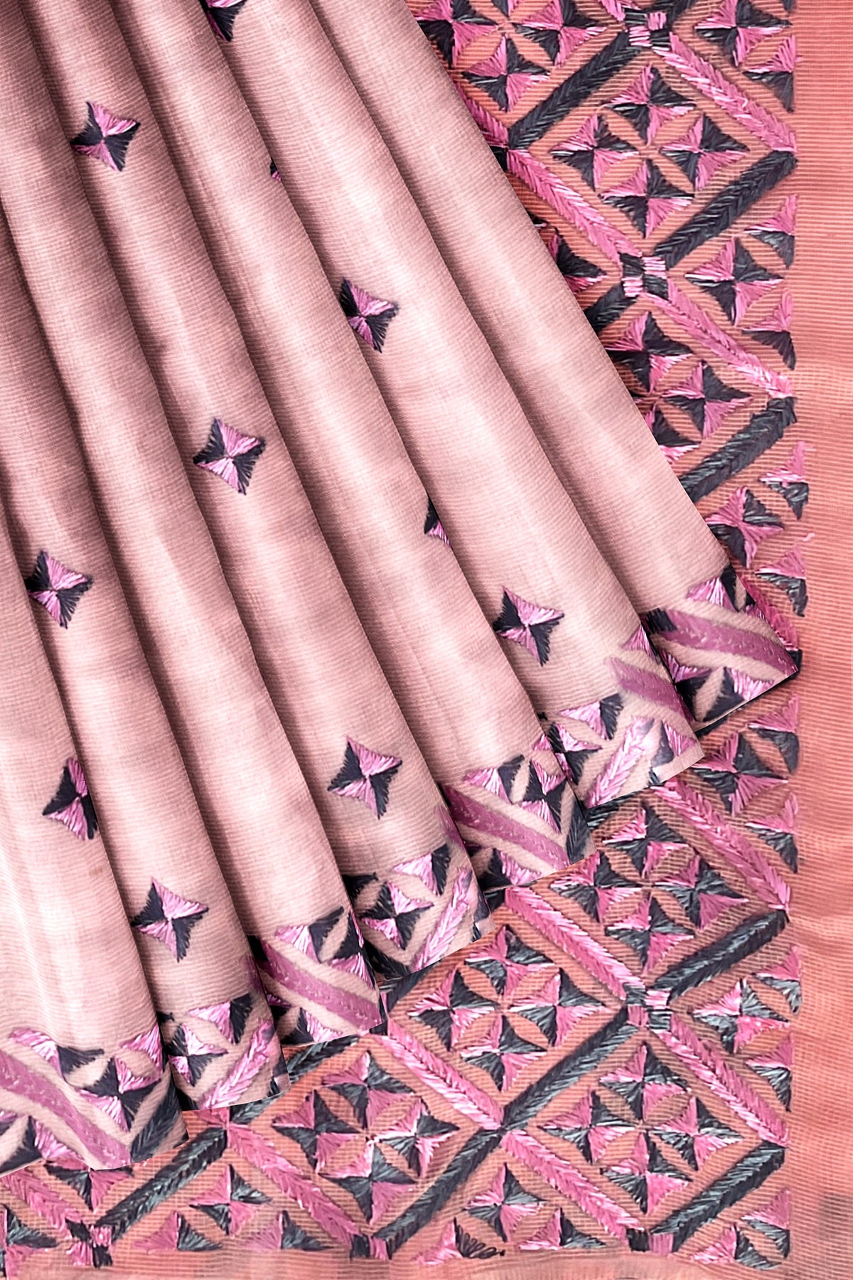 The Amritsar Store Phulkari Saree – Hand Embroidered Traditional Design on Elegant Pink Fabric