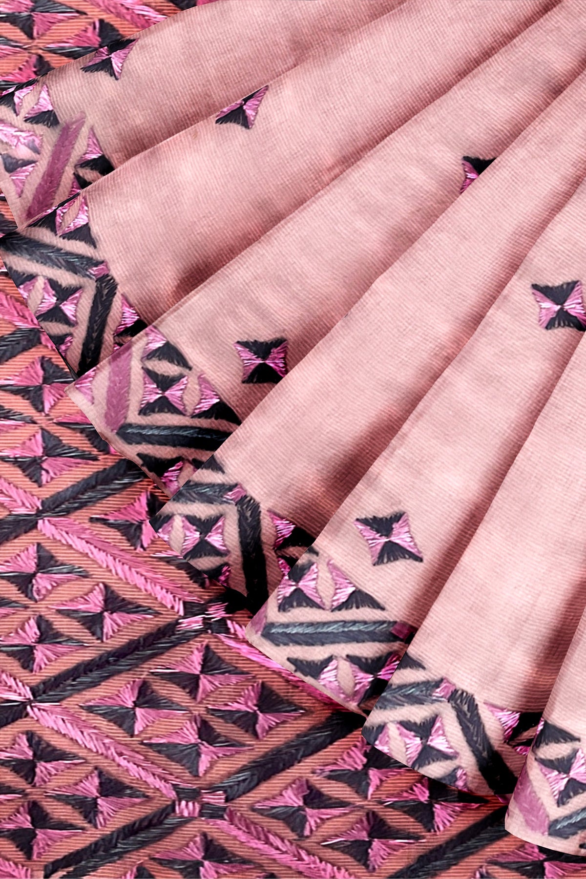 The Amritsar Store Phulkari Saree – Hand Embroidered Traditional Design on Elegant Pink Fabric